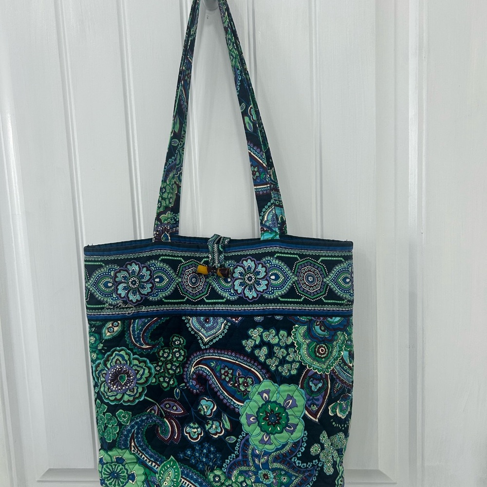 Vera Bradley Quiltted Blue Rhapsody Floral Tote Bag Toggle Closure EUC